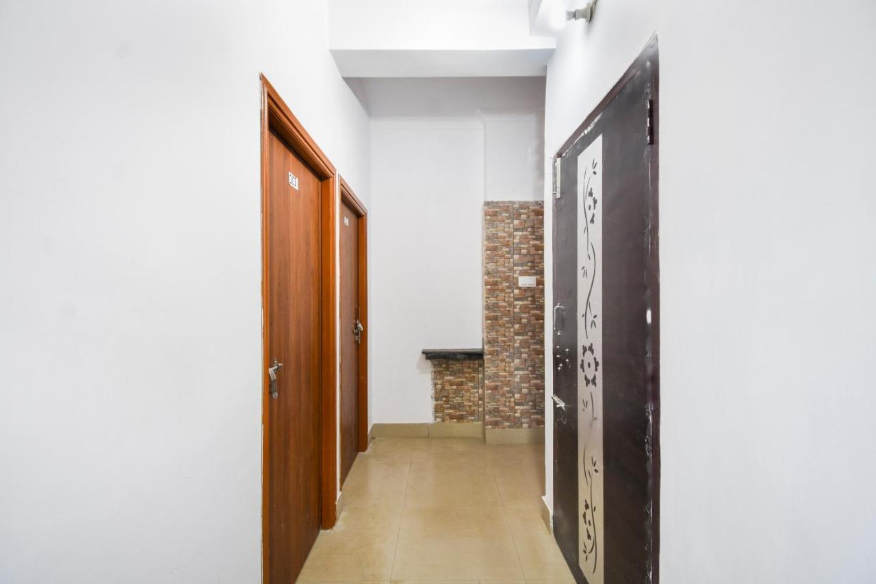 Oyo Flagship Mishika Homes Calcutá Exterior foto